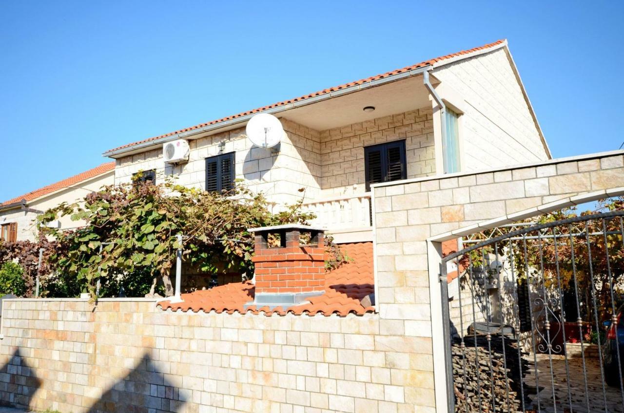 Apartment Jerka Supetar Kültér fotó