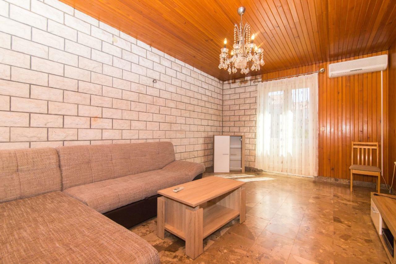 Apartment Jerka Supetar Kültér fotó