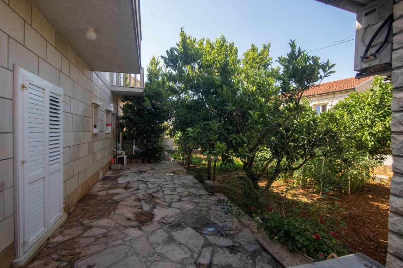 Apartment Jerka Supetar Kültér fotó